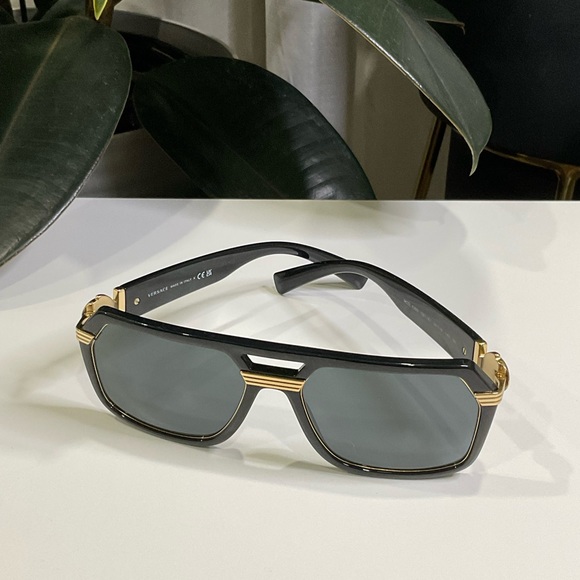 VERSACE VINTAGE ICON PILOT SUNGLASSES - Picture 7 of 8